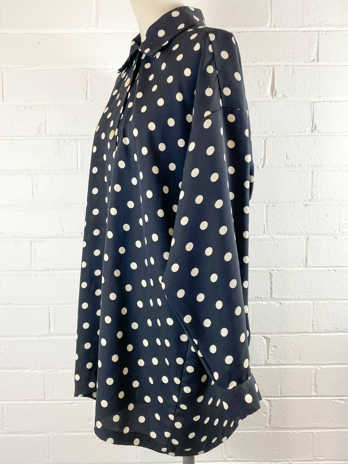 Von Troska Size XL Polka-Dot Shirt