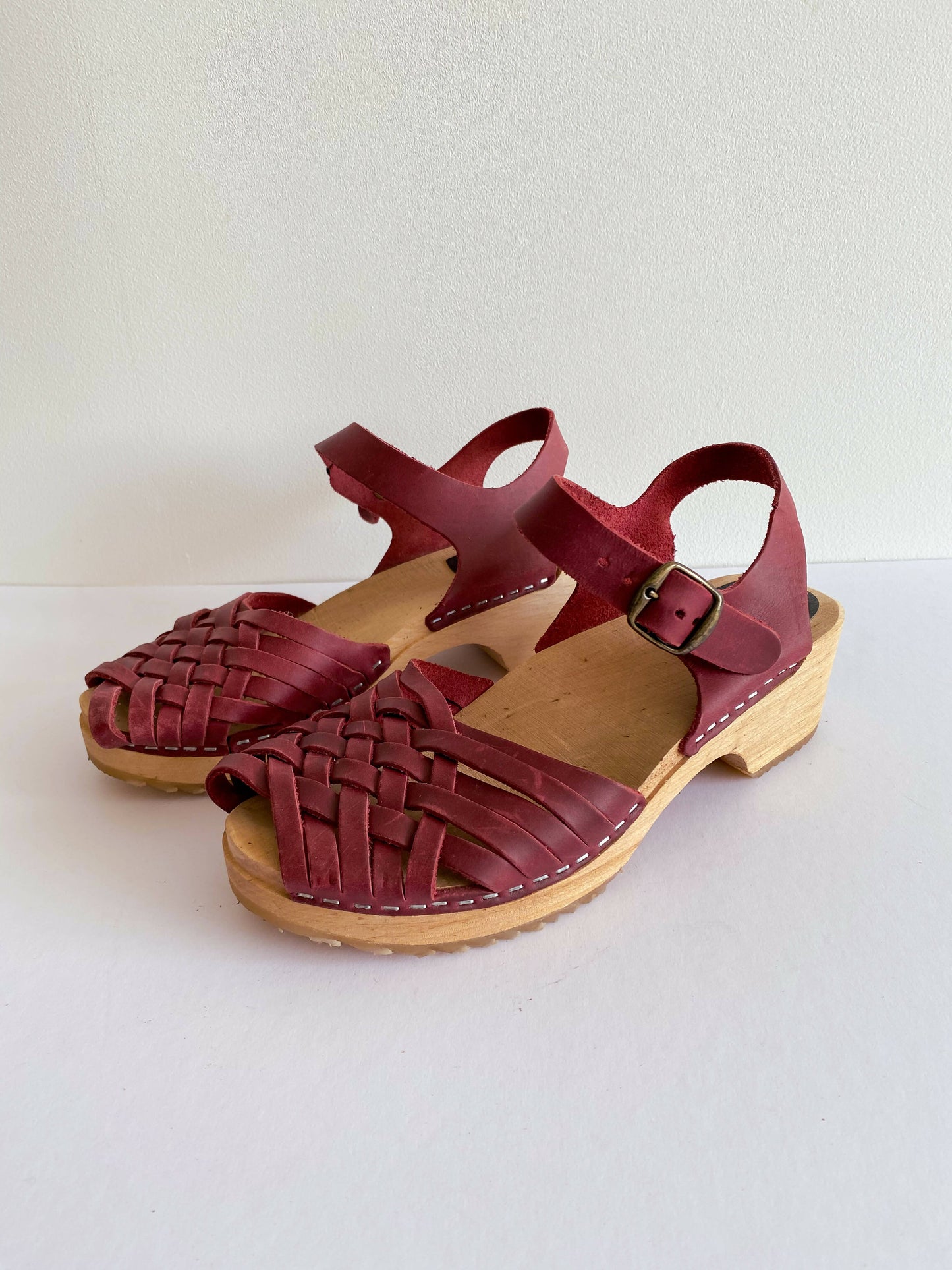 funkis Size 38 Burgundy Leather Clogs