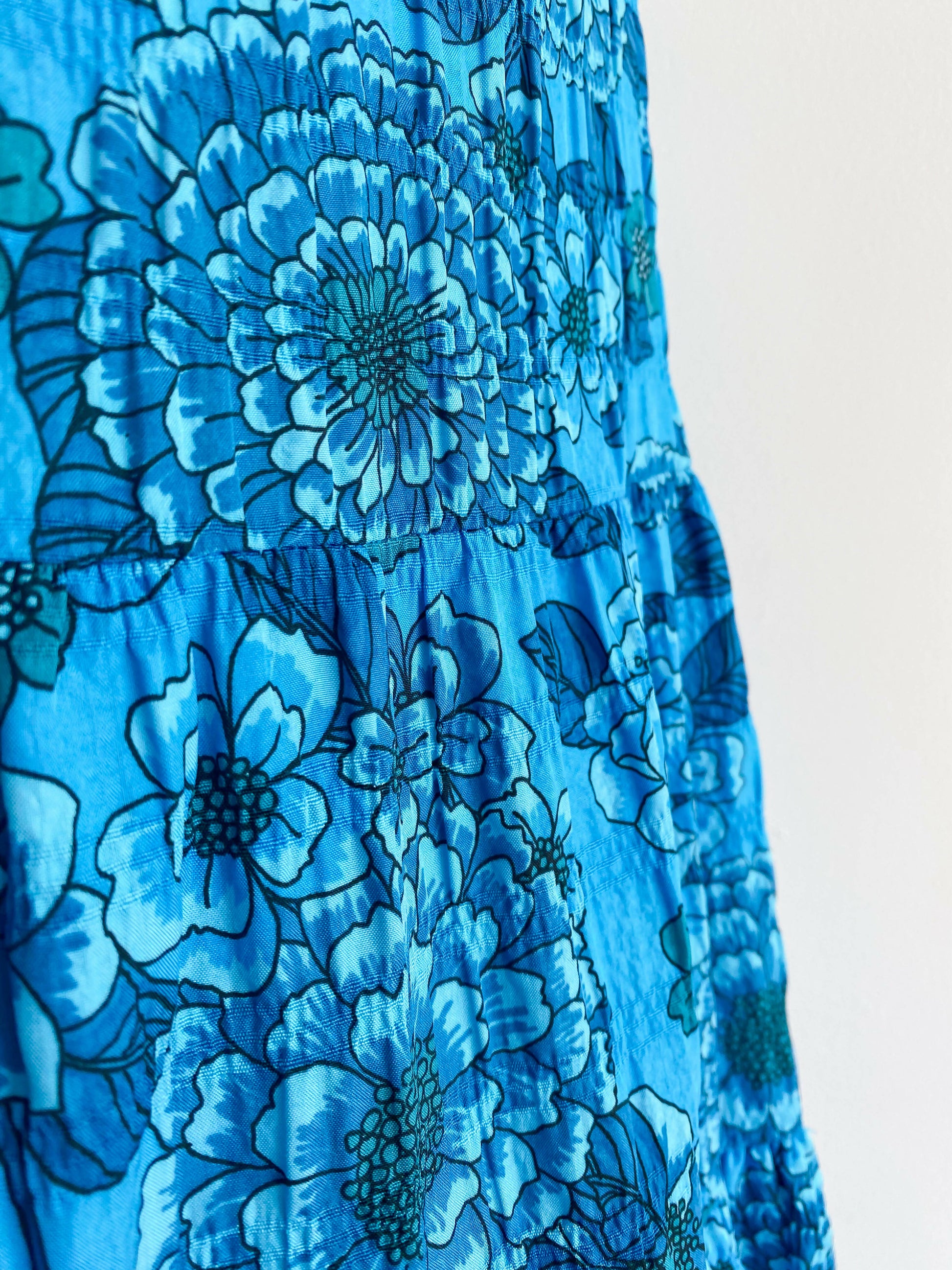 Zara Size M Tiered Blue Floral Dress oppspot Zara Size M Tiered Blue Floral Dress oppspot