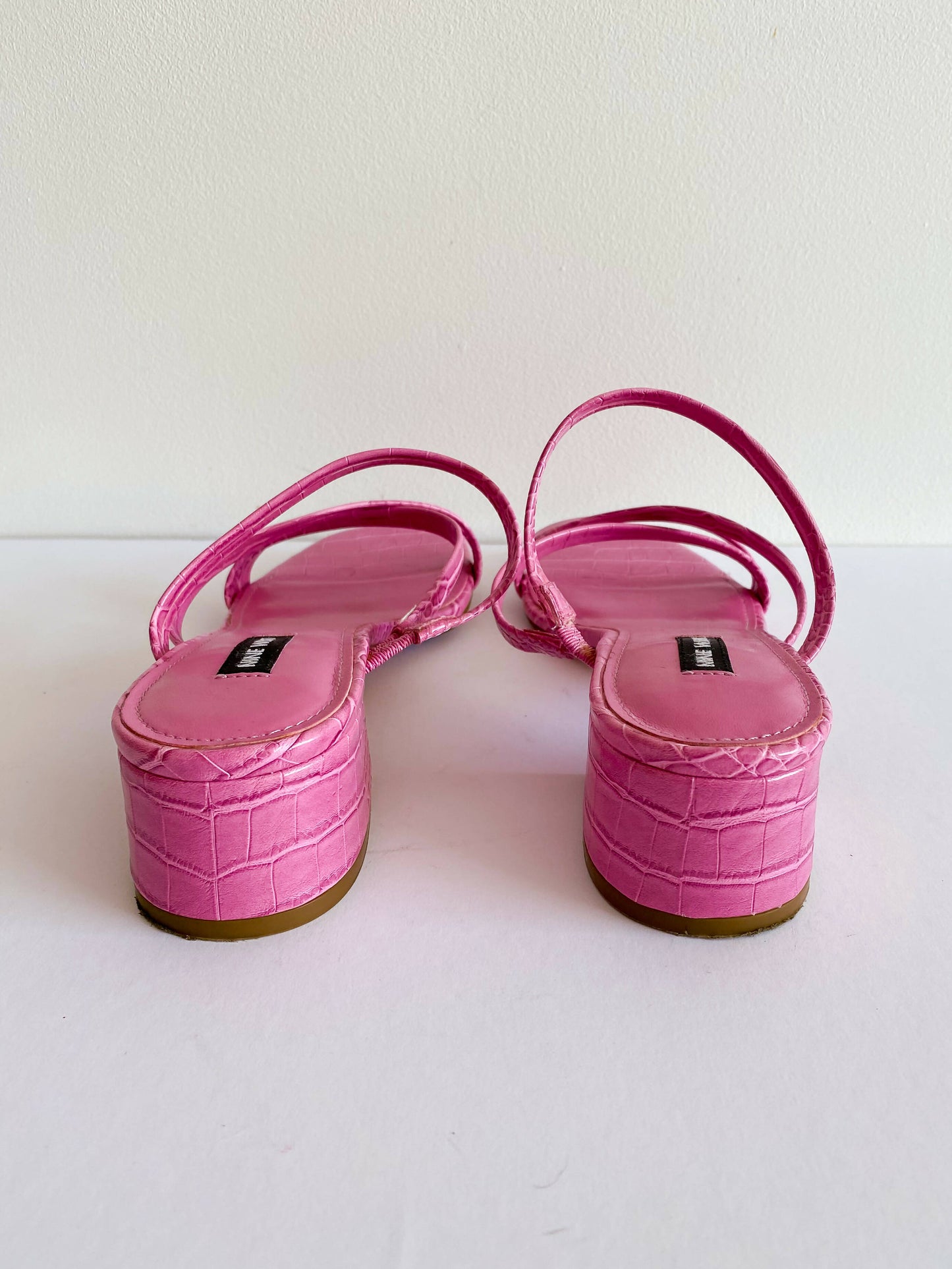 Nine West Size 8.5 Pink Faux Croc-Effect Leather Sandals