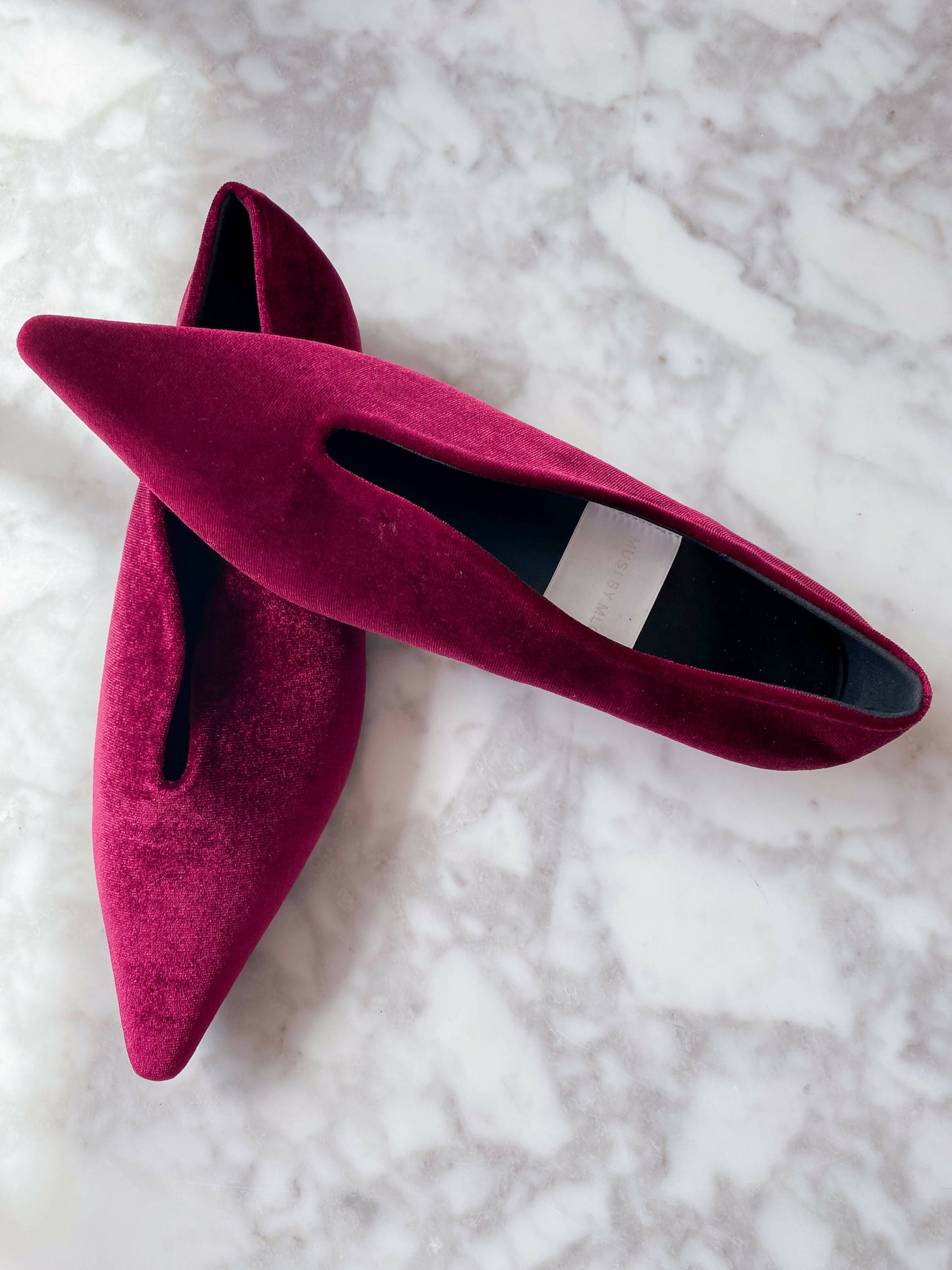 Musi By MLC Size 39 Raspberry Velvet Point-Toe Flats