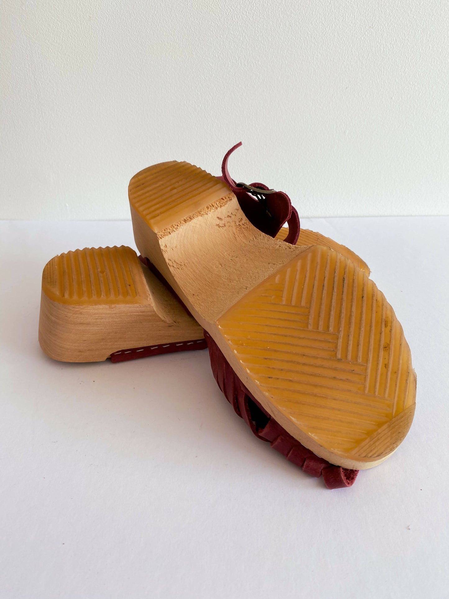 funkis Size 38 Burgundy Leather Clogs