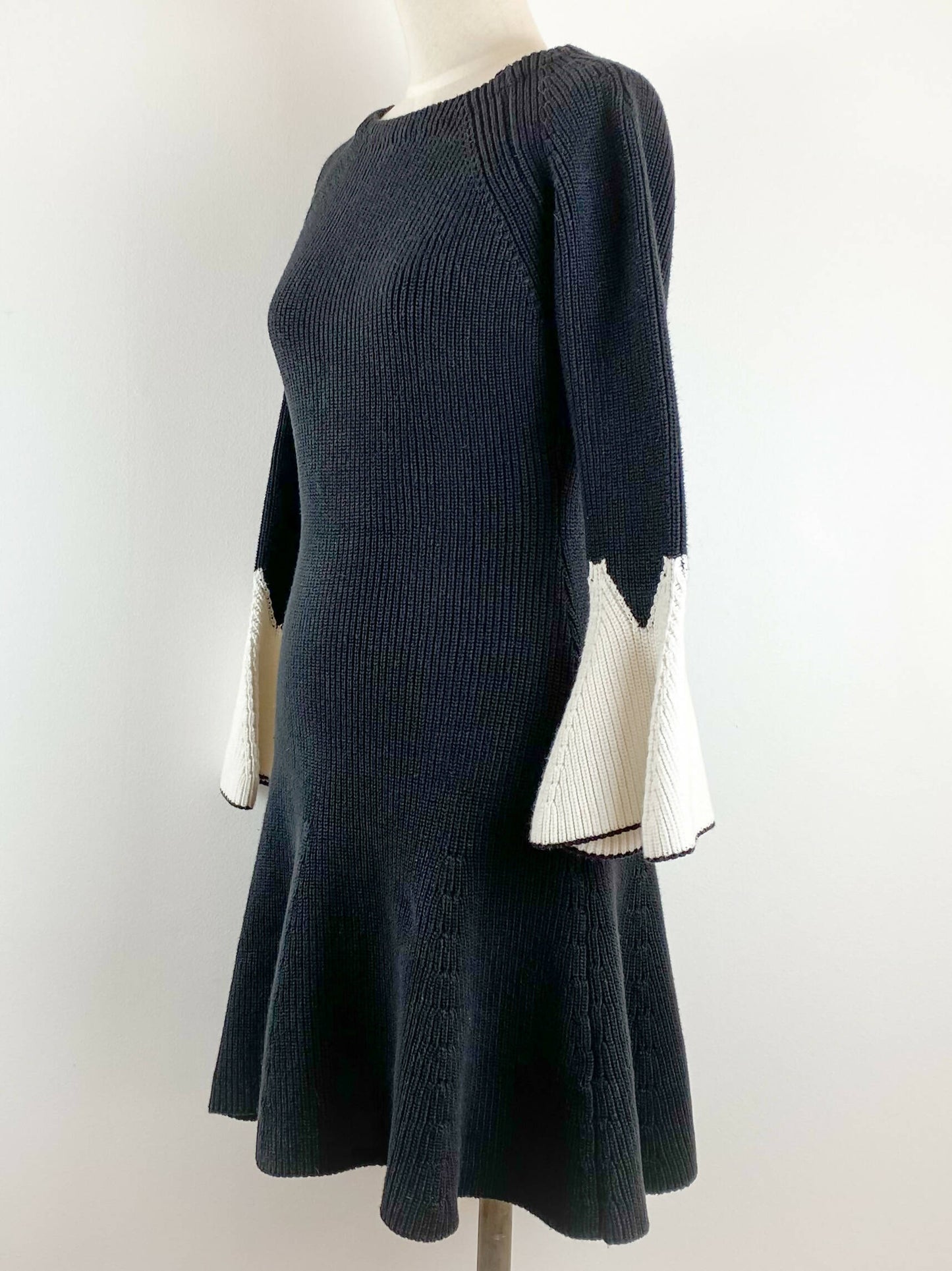 MCQ Size Small Two-Tone Knitted Bell-Sleeve Dress