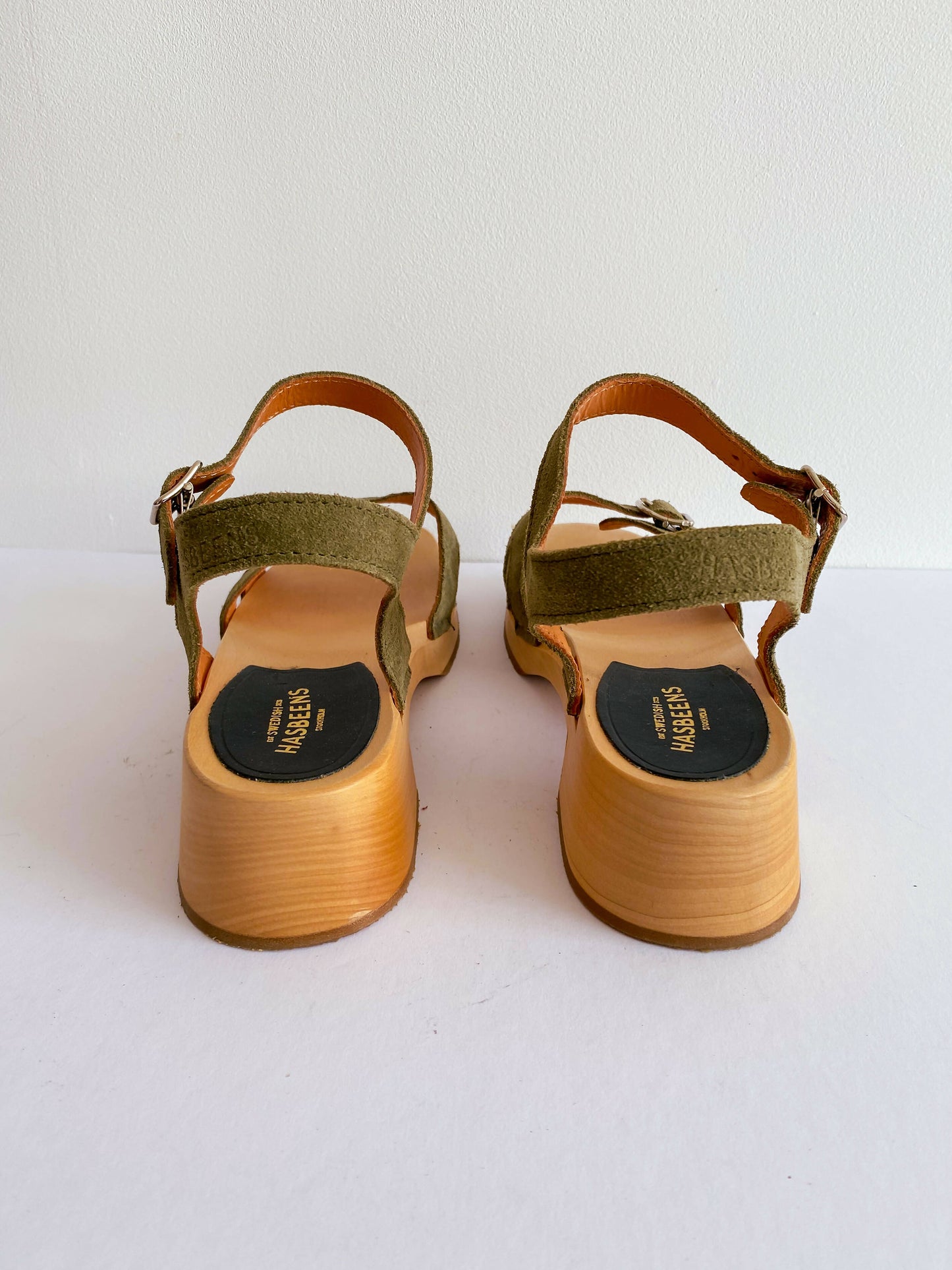 Swedish Hasbeens Size 38 Olive Suede Clogs