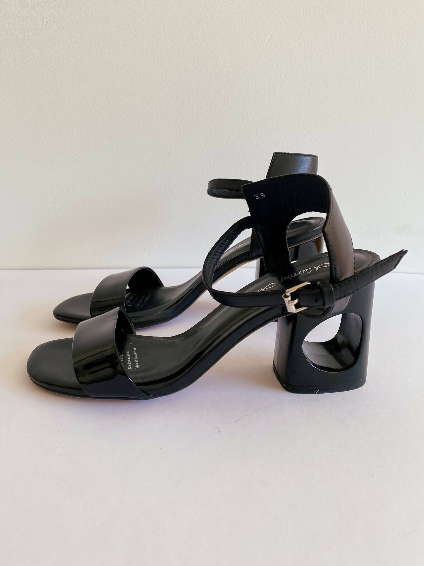 Martini Marco Size 39 Black Leather Sandals