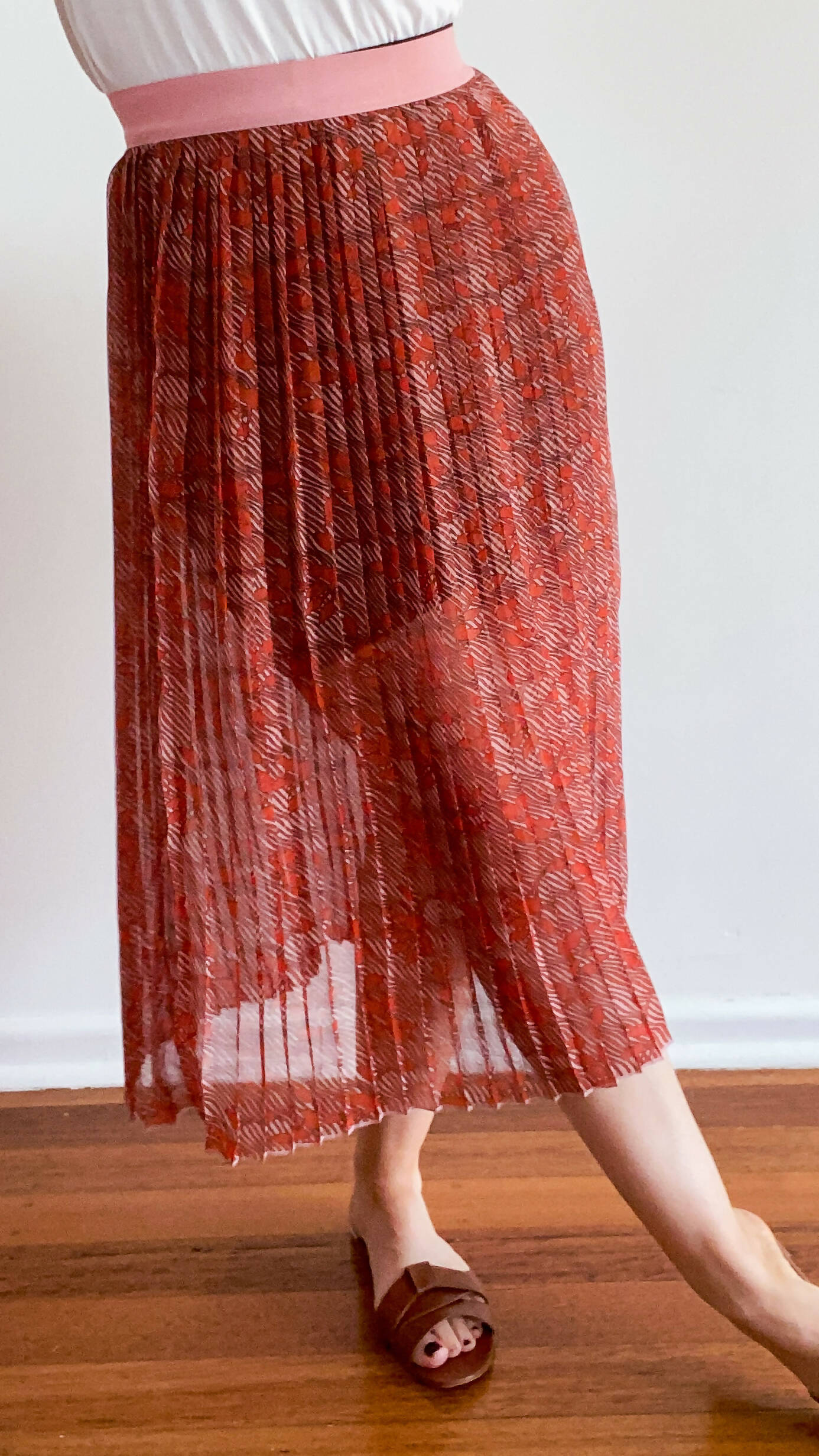 Y.A.S Size 8 Pleated Printed Midi Skirt